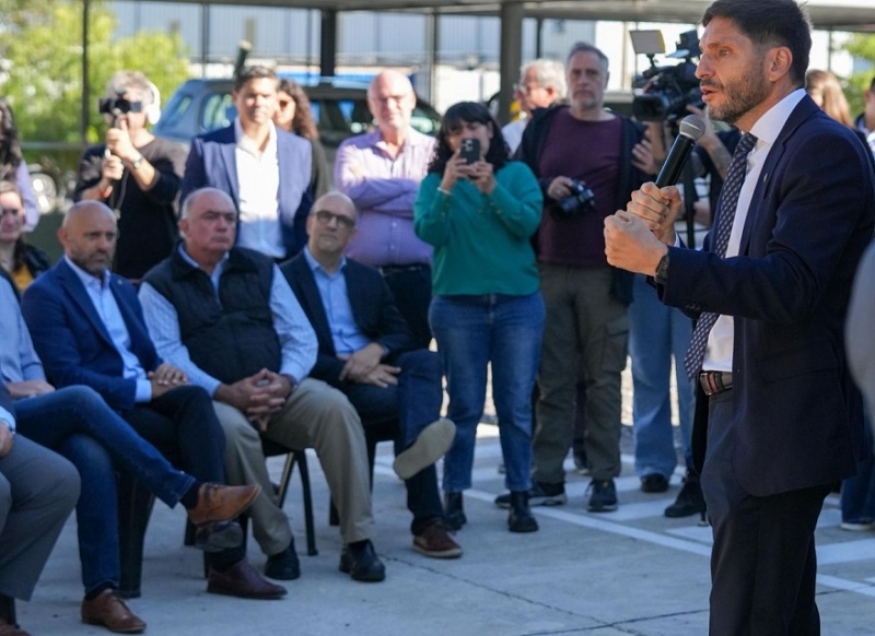 Pullaro: “La obra pública provincial sostiene el empleo de 40.000 familias”